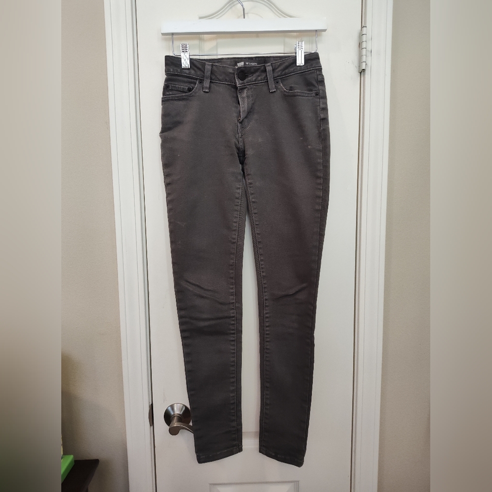 Levi's, mid rise skinny jeans, distressed style